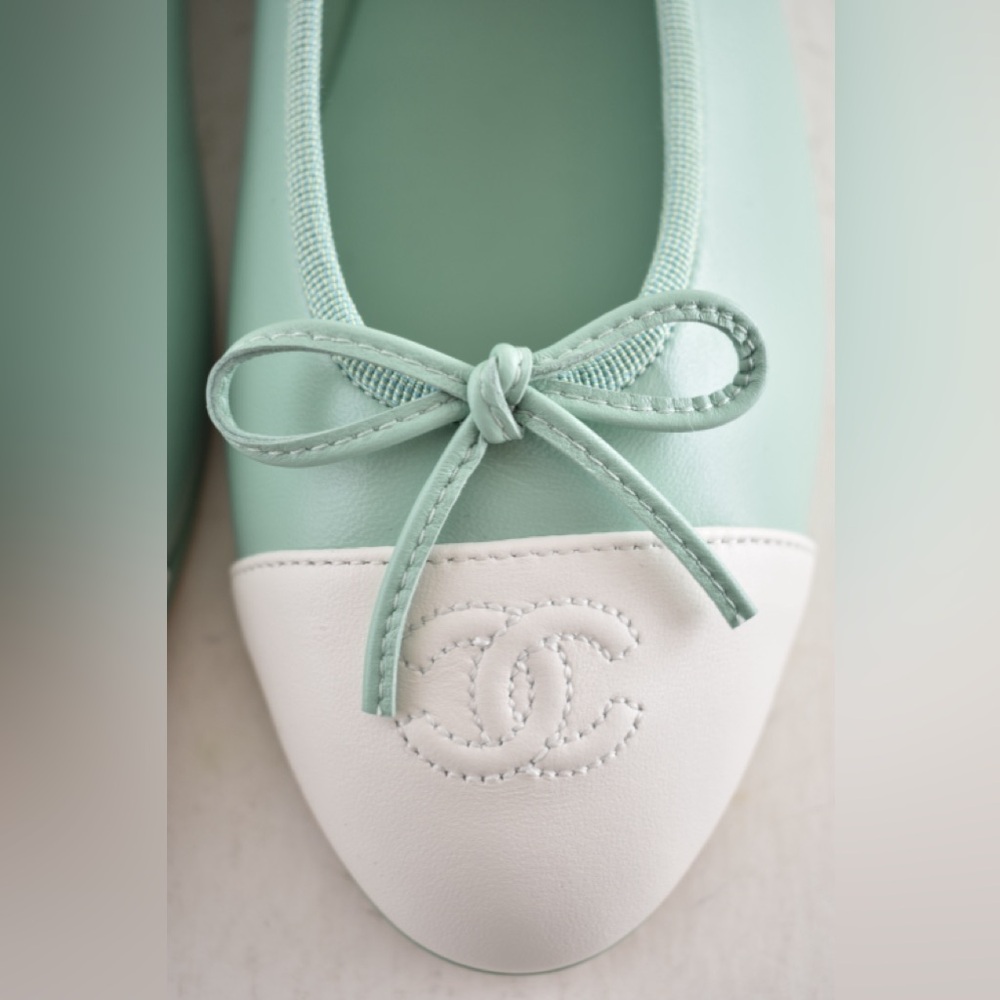 Chanel 26S Mint Green White Lambskin Leather CC Logo Ballet Ballerina Flat 37.5 - Picture 7 of 16